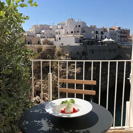 לינה וארוחת בוקר Aquamarea 4*